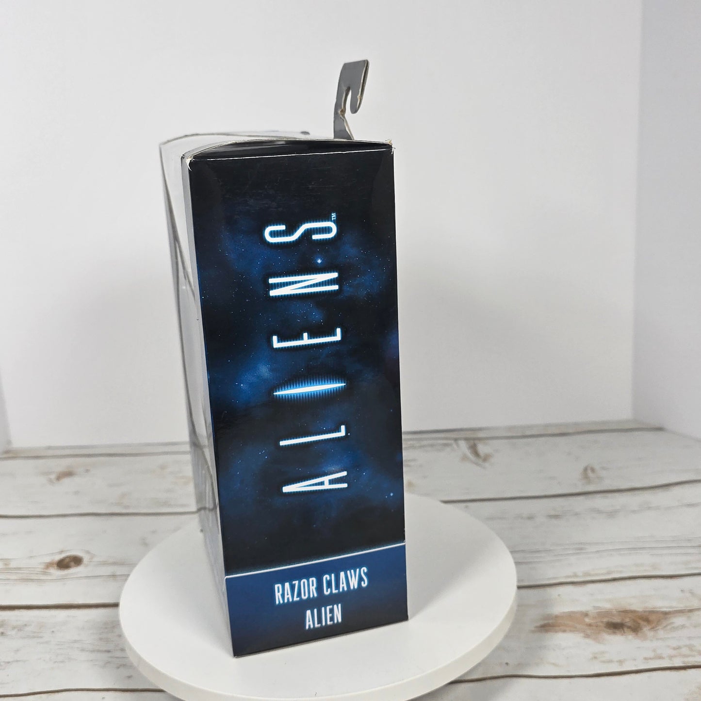 NIB New NECA ALIENS Razor Claws Alien Reel Toys Sealed 77N012921