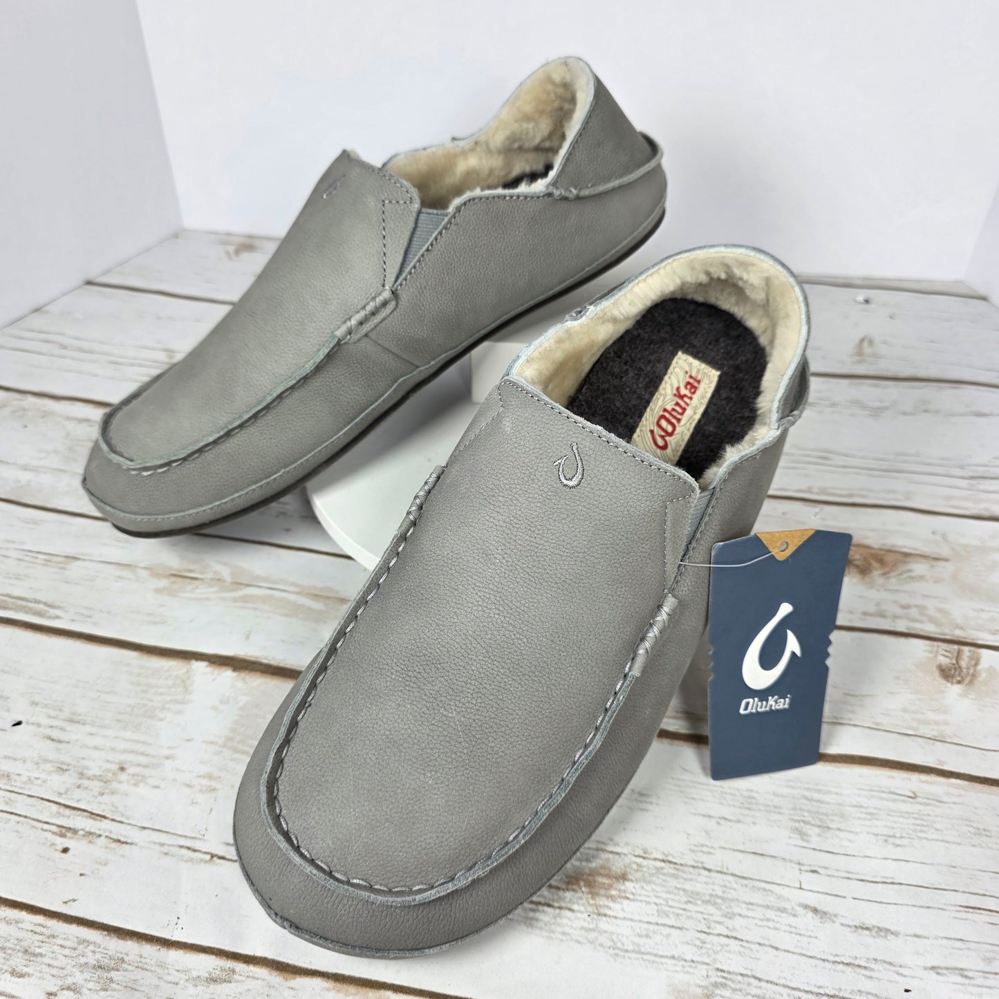 NWT New Men's Olukai Moloa Slippers Sharkskin Gray US Size 12M 10252-GWGW