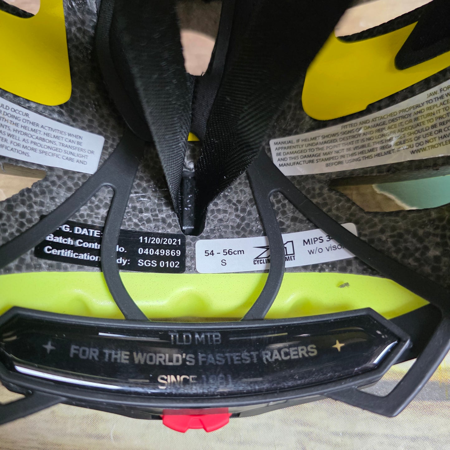 NIOB New Troy Lee Designs A1 Mips Classic Gray Yellow Small