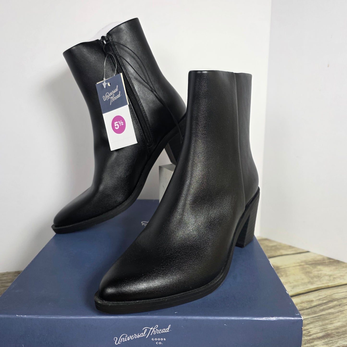 NIB New Women's Universal Thread Goods Co. Gayle Boots Heels Black 5.5M