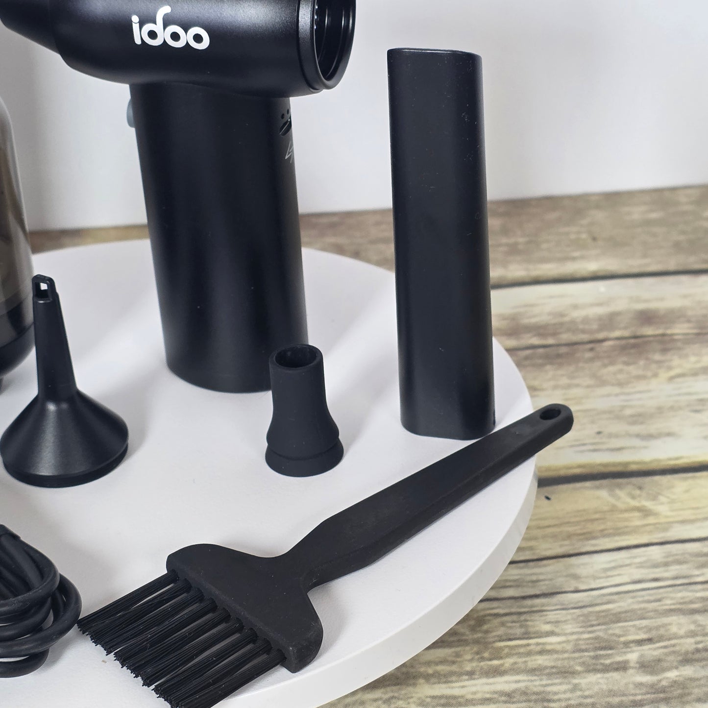 NIOP Idoo Air Duster with Attachments I-G-02 Black