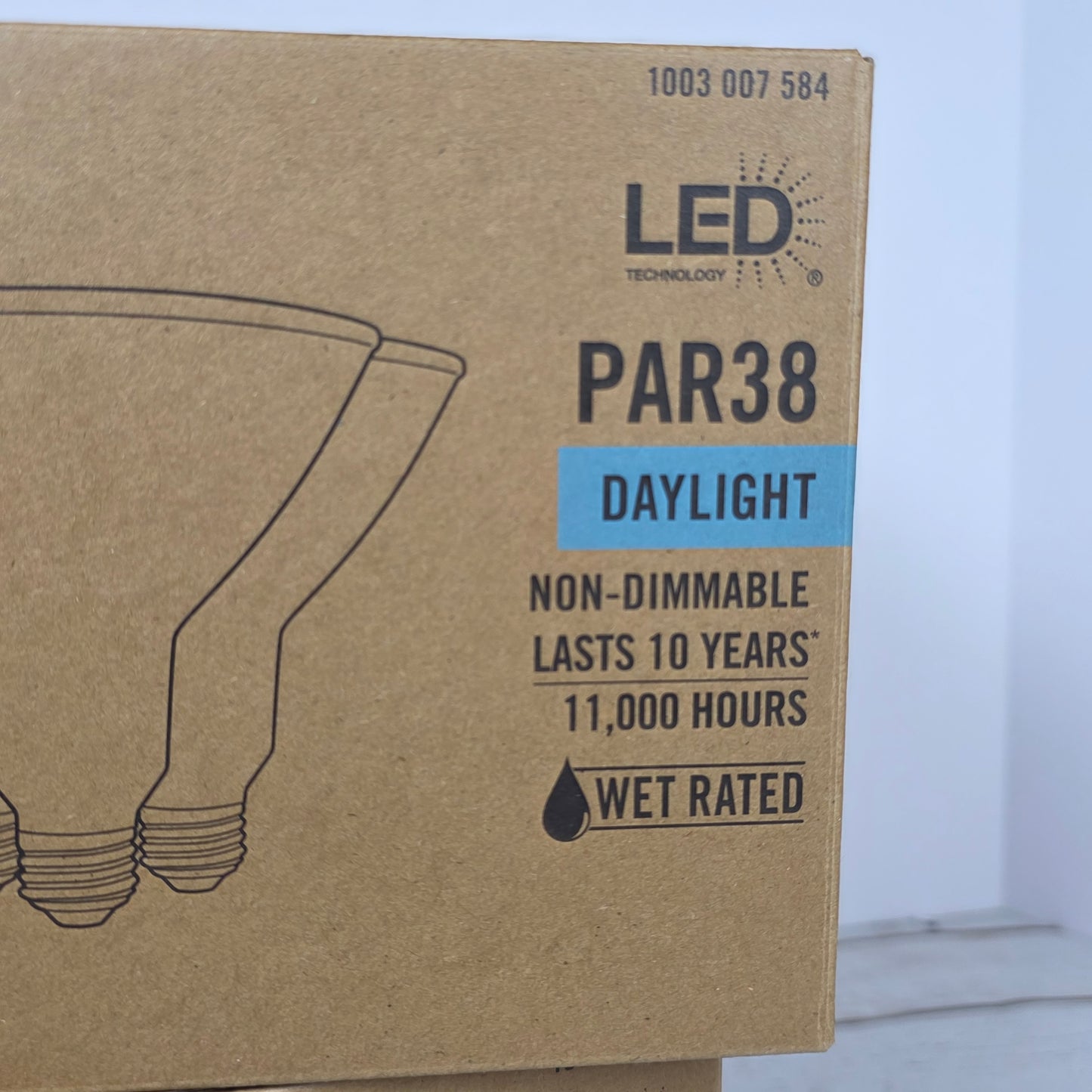 Lot of 2 Boxes of New 4-Pack LED Technology 90W Replacment PAR38 Daylight Wet Rated