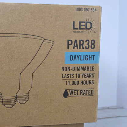 Lot of 2 Boxes of New 4-Pack LED Technology 90W Replacment PAR38 Daylight Wet Rated
