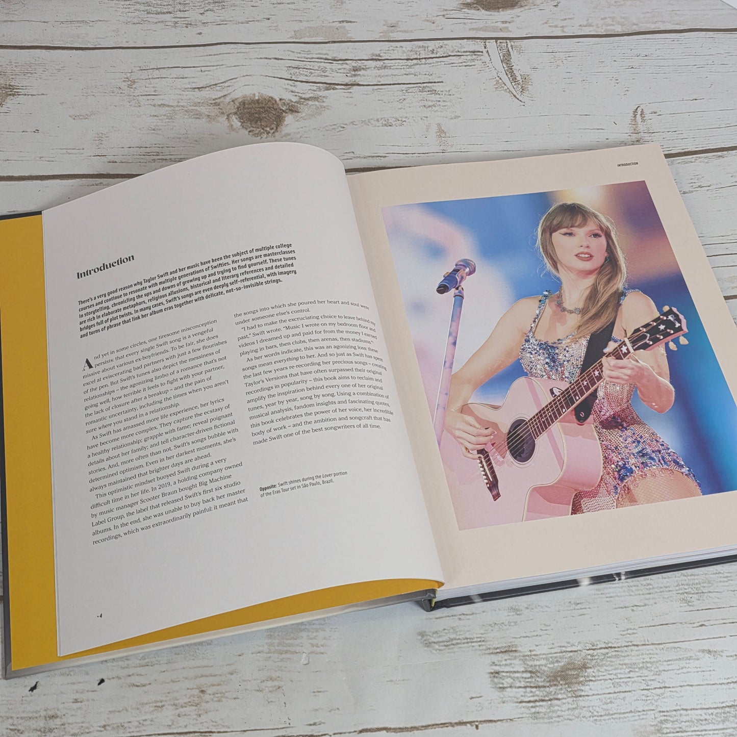 New TAYLOR SWIFT The Stories Behind the Songs By Anne Zaleski