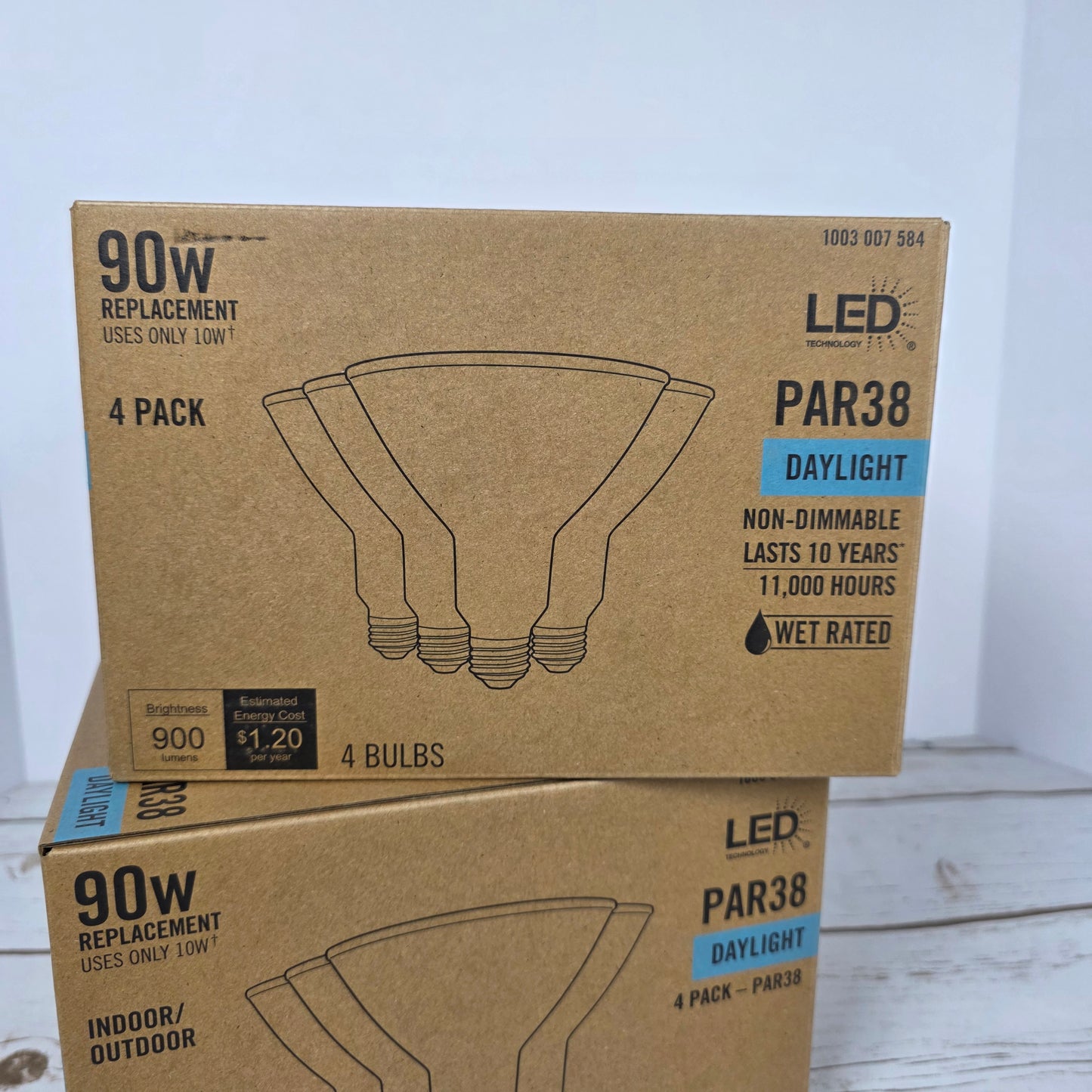 Lot of 2 Boxes of New 4-Pack LED Technology 90W Replacment PAR38 Daylight Wet Rated