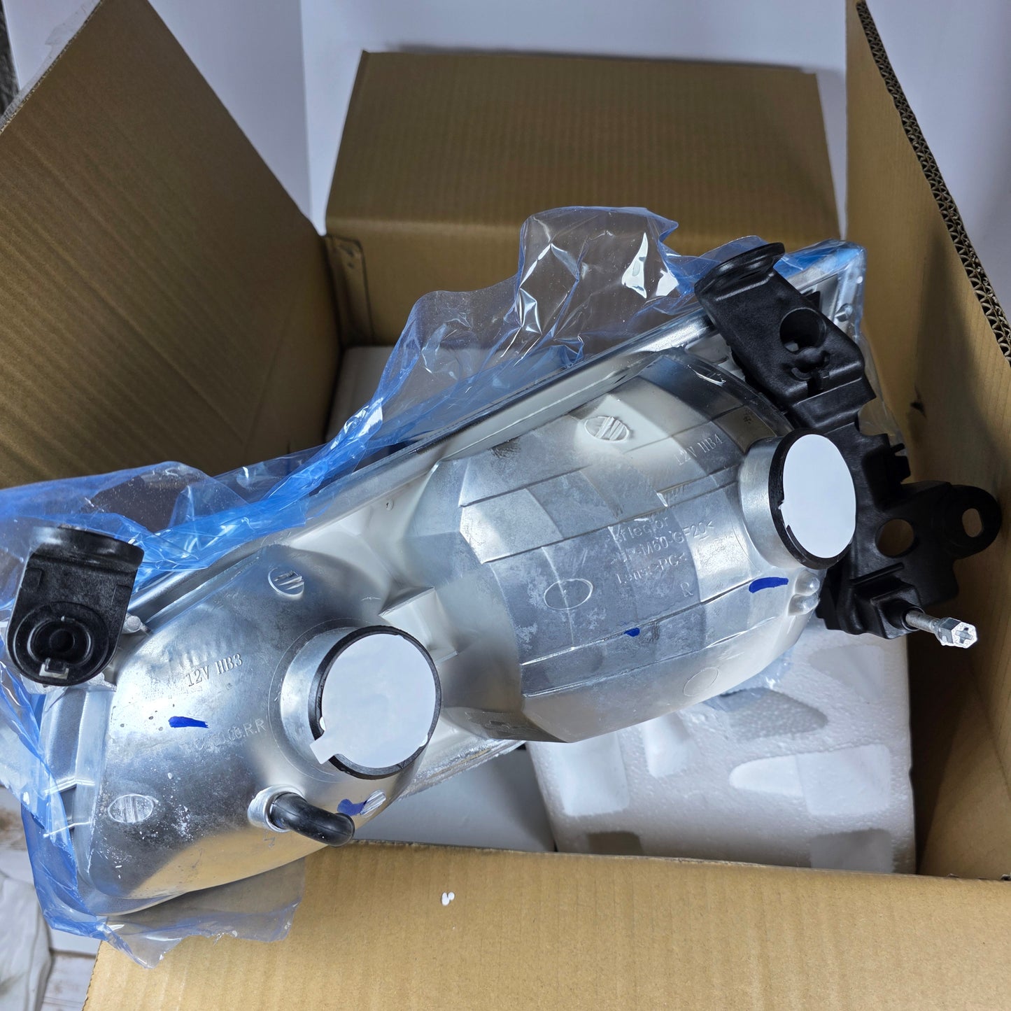 NIOB New Front Headlight Pair + Turn Signal Light Left + Right  2000-2001 Toyota Camry TCA0000885