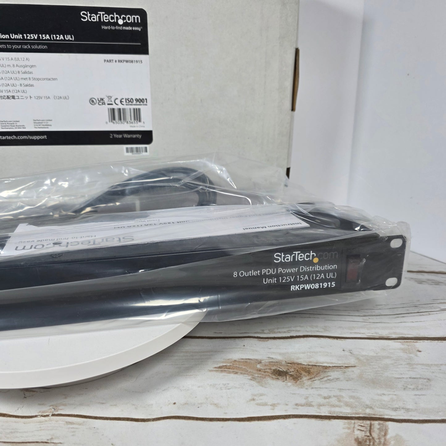 NIB New StarTech 8-Outlet PDU Power Distribution Unit 125V Part #RKPW081915