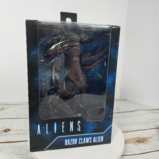 NIB New NECA ALIENS Razor Claws Alien Reel Toys Sealed 77N012921