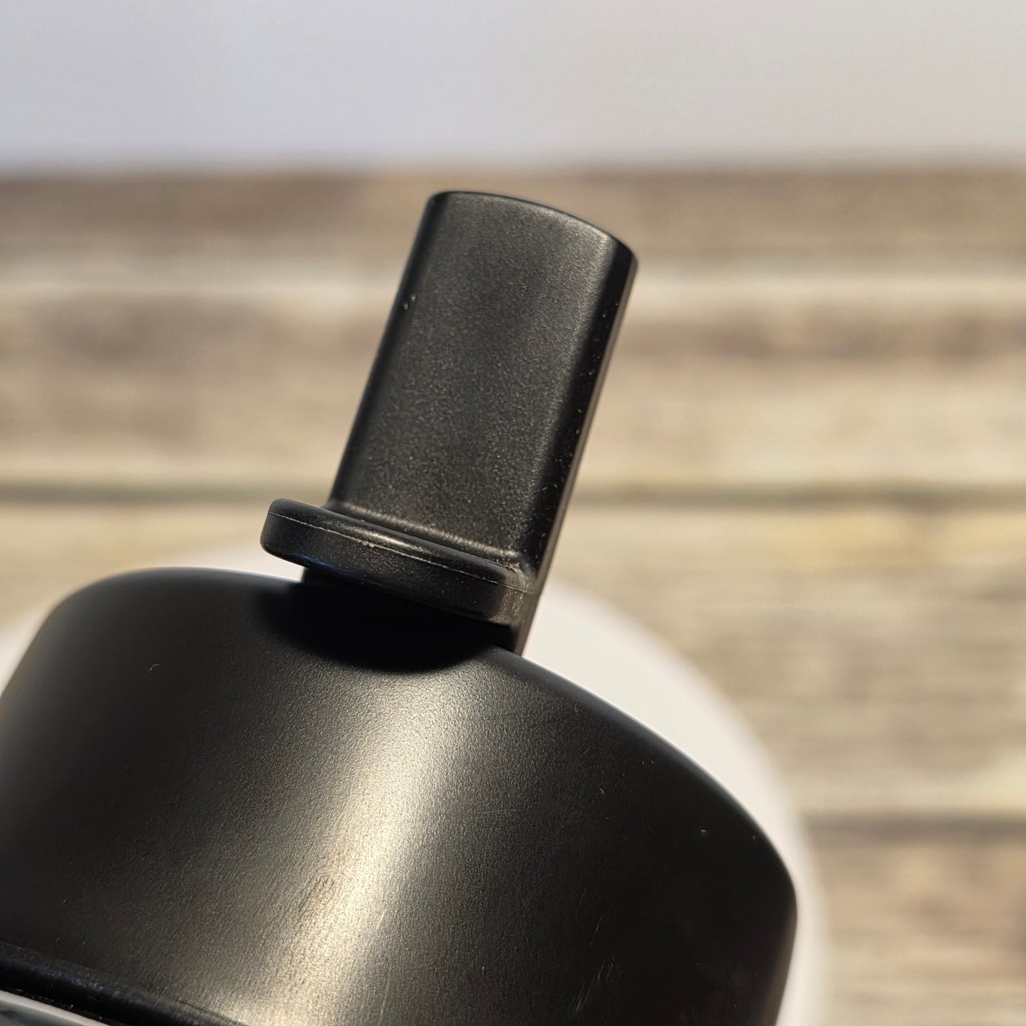 NWT New HYDRO FLASK Wide Mouth Vacuum Insulated Stainless Steel Water Bottle 40 OZ Trillium Pink Leakproof Closeable Straw Lid for Cold Water Drinks