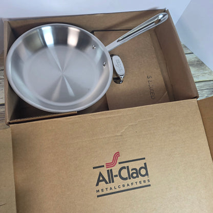 NIB New All-Clad Metalworkers 10" D3 Stainless Steel Covered Fry Pan 3582405-03