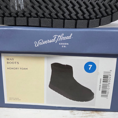 NIB New Womens May Boots Black Ankle 7M Winter Universal Threads