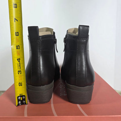 NIB New Easy Spirit Women's Dark Brown Yuna3 Boots Size 9M