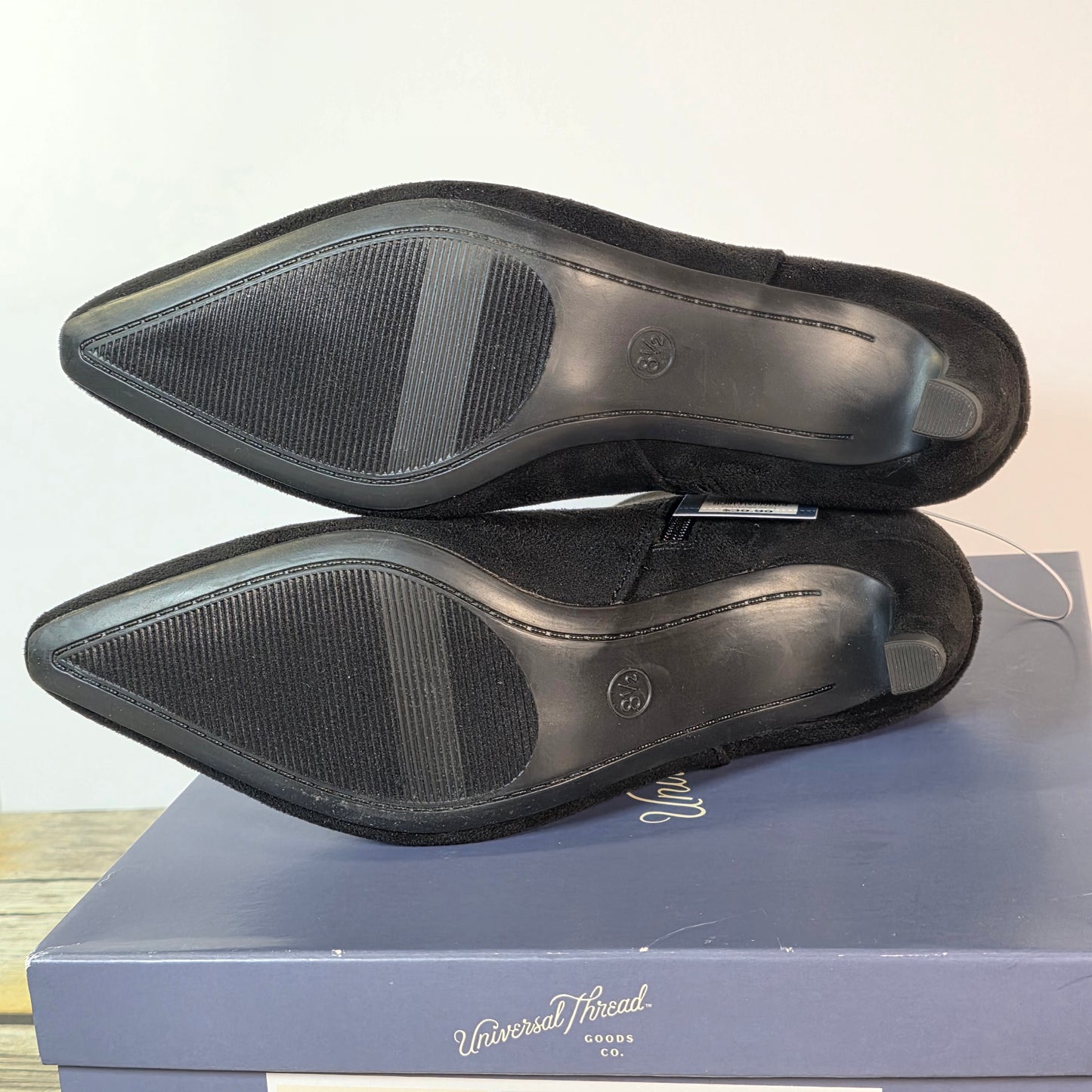 NIB New Universal Threads AE951 Taylor Boots Black Heels Women's 8.5