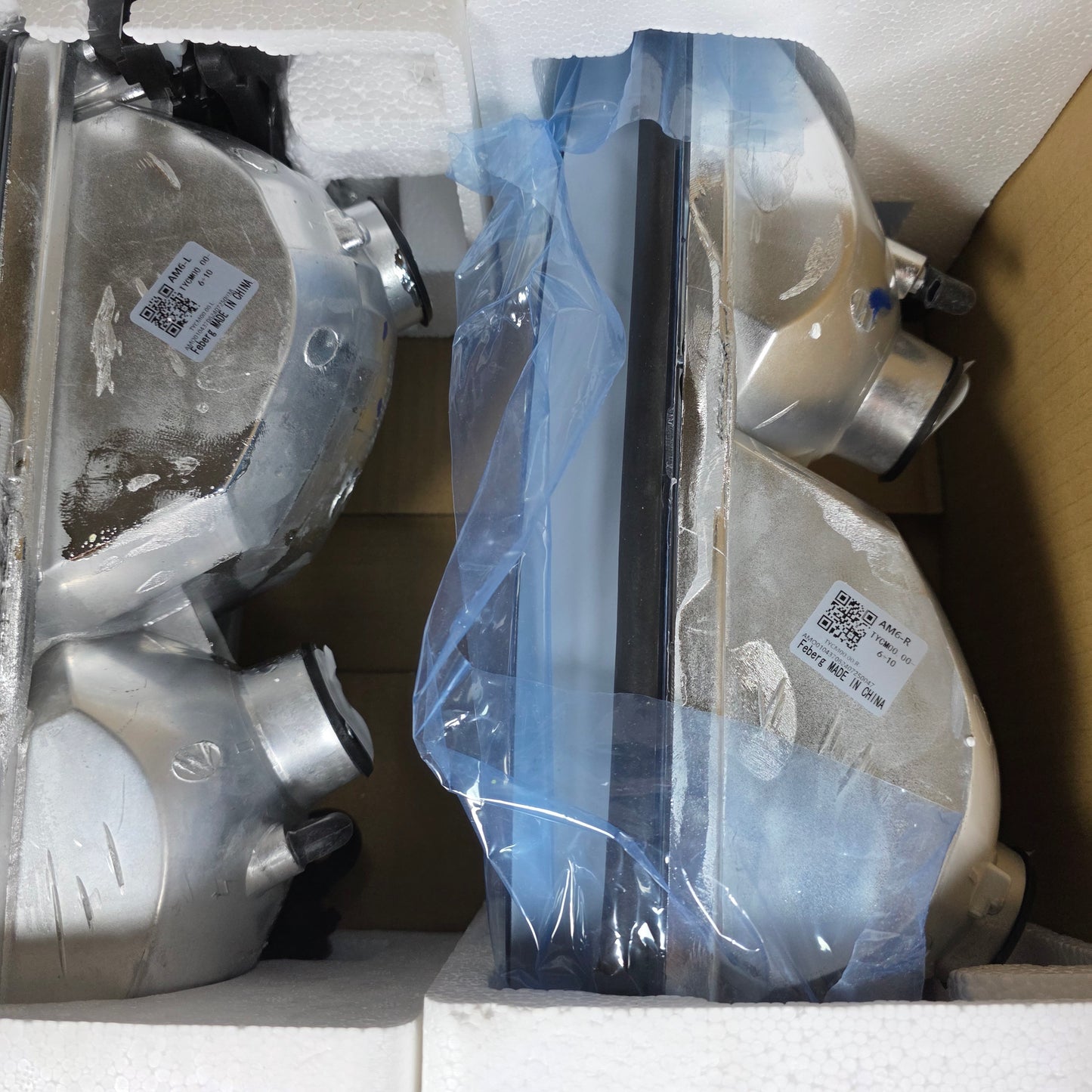 NIOB New Front Headlight Pair + Turn Signal Light Left + Right  2000-2001 Toyota Camry TCA0000885