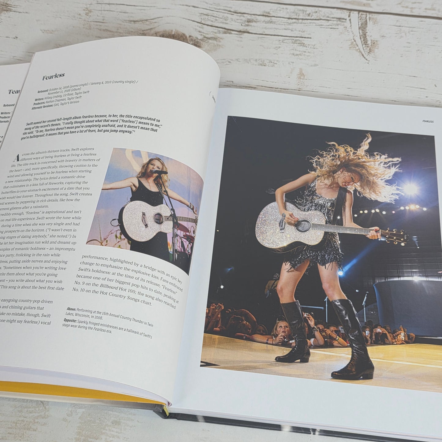 New TAYLOR SWIFT The Stories Behind the Songs By Anne Zaleski