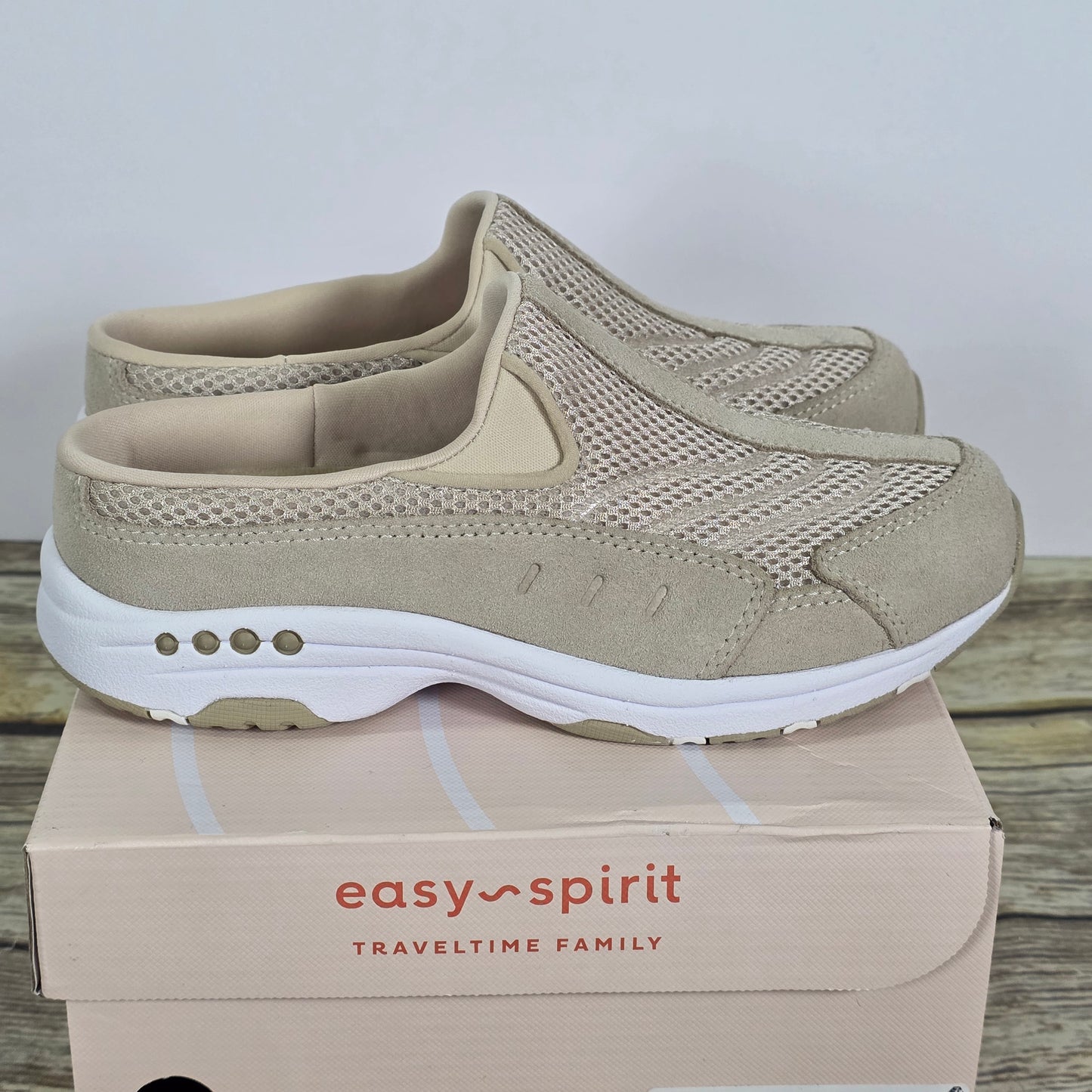 NIB New Women's Easy Spirit Travel Time Slides Light Natural w White 6.5M