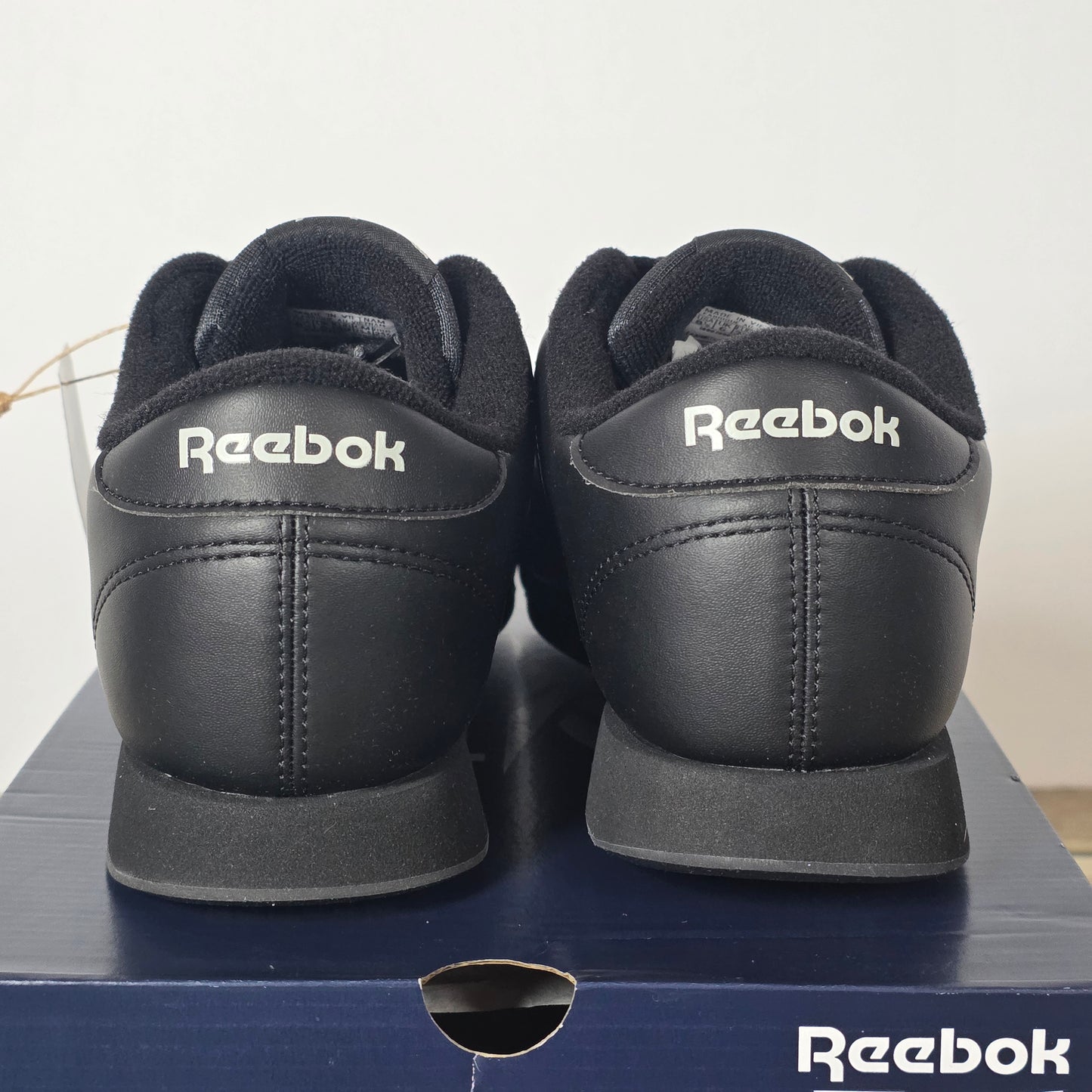 NIB Reebok Classic Women's Princess 8.5 Wide Black