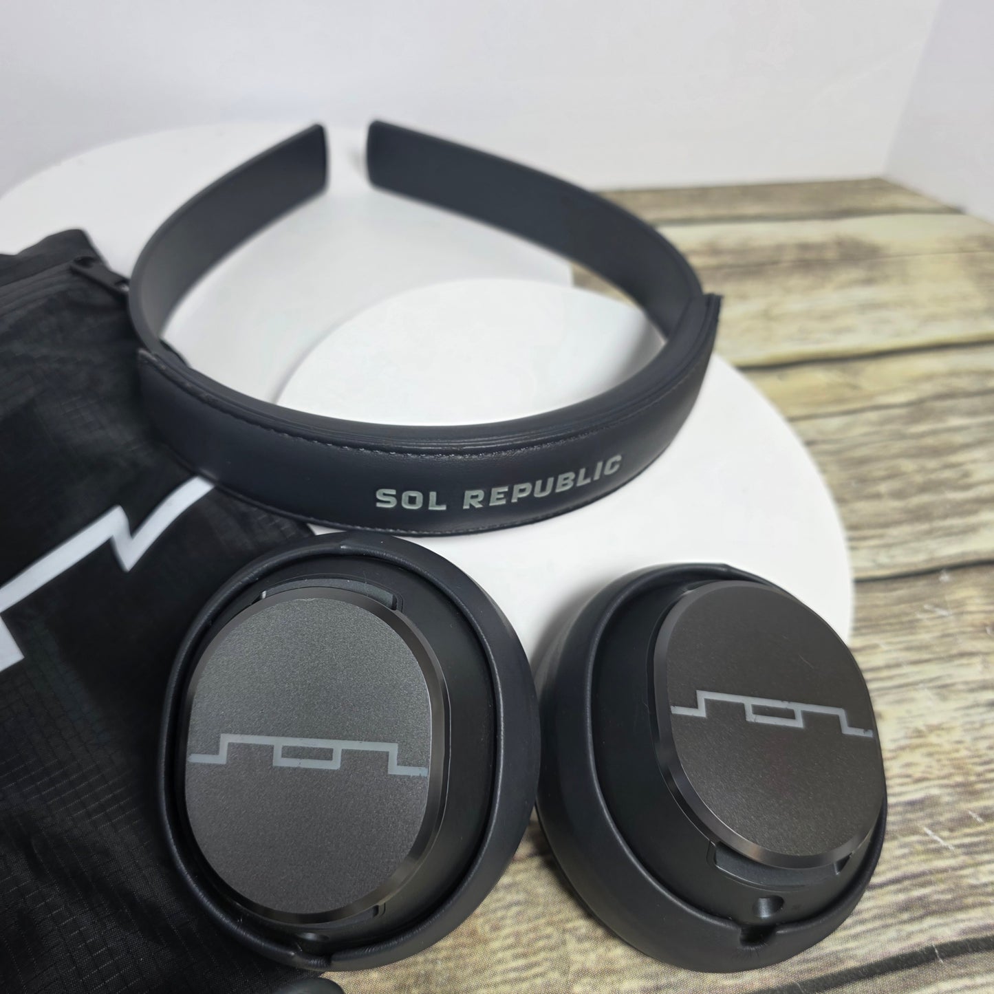 SOL REPUBLIC Wired Headphones 6319 TESTED Works