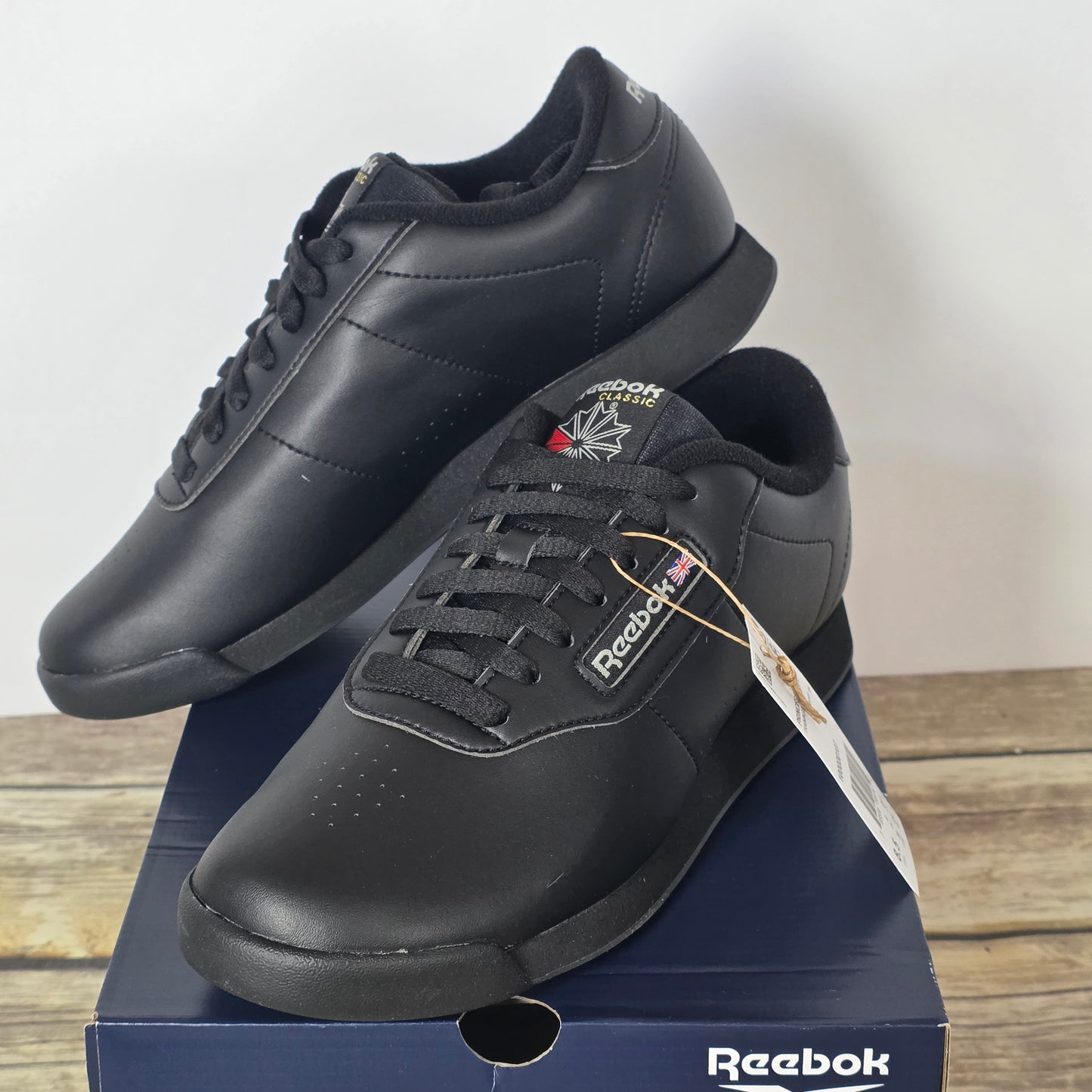 NIB Reebok Classic Women's Princess 8.5 Wide Black