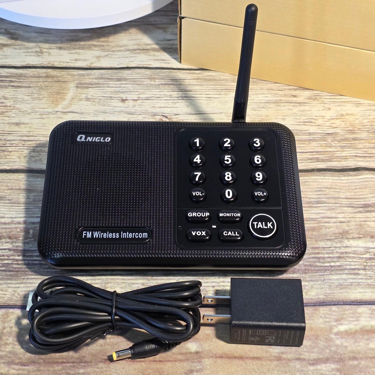 NIB New QNIGLO 
Multi-Channel Long-Range FM Wireless Intercom System LD-666 4 Units