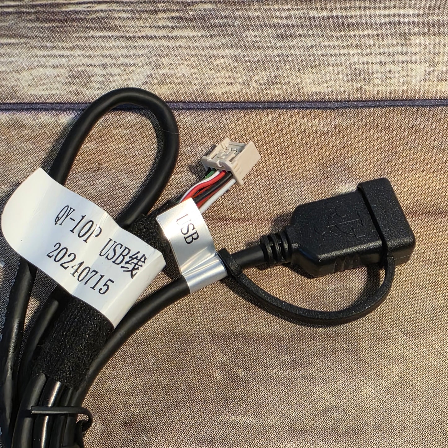 NIB Smart Box LPN 
Wireless CarPlay Receiver S...irror Link Reverse Camra