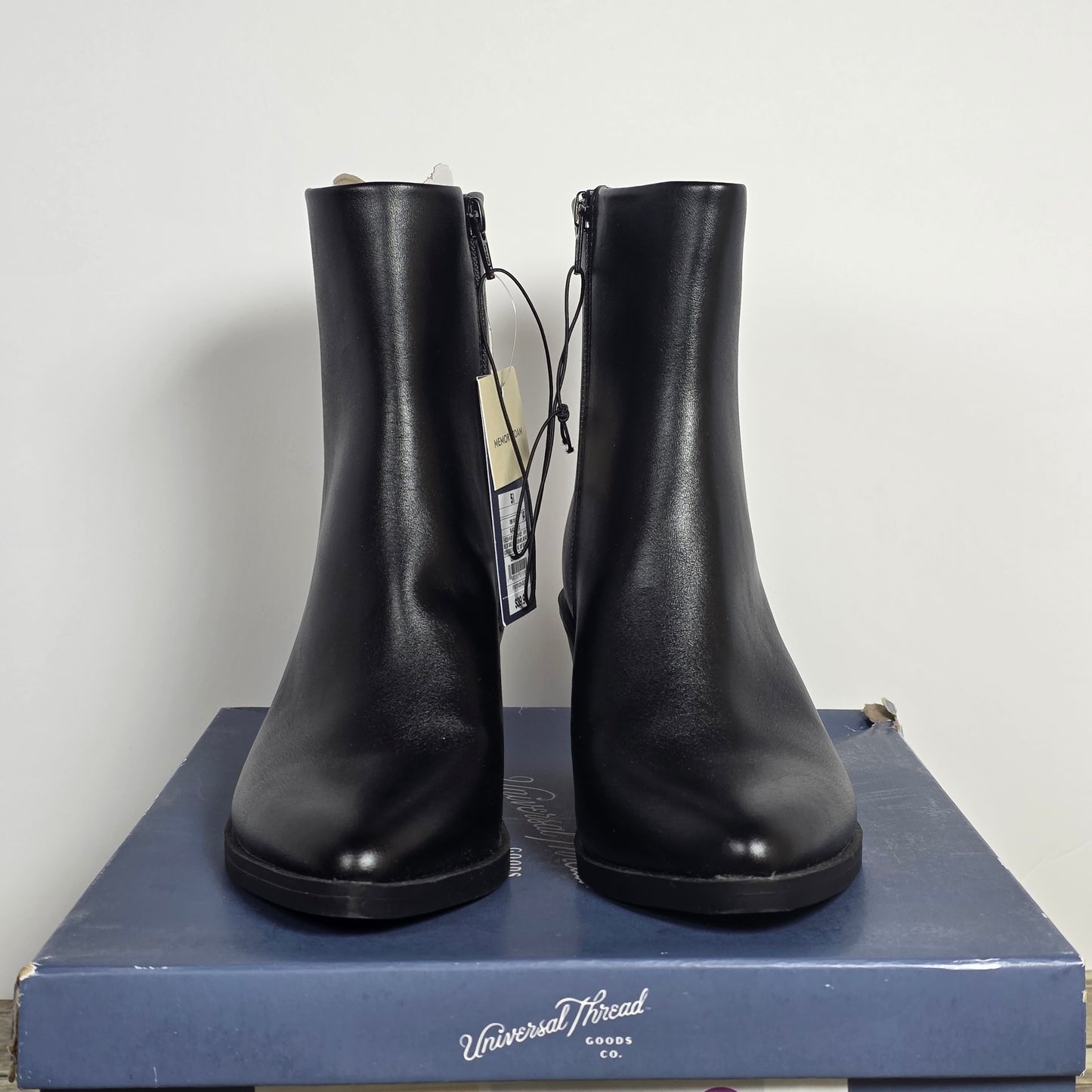 NIB New Women's Universal Thread Goods Co. Gayle Boots Heels Black 5.5M