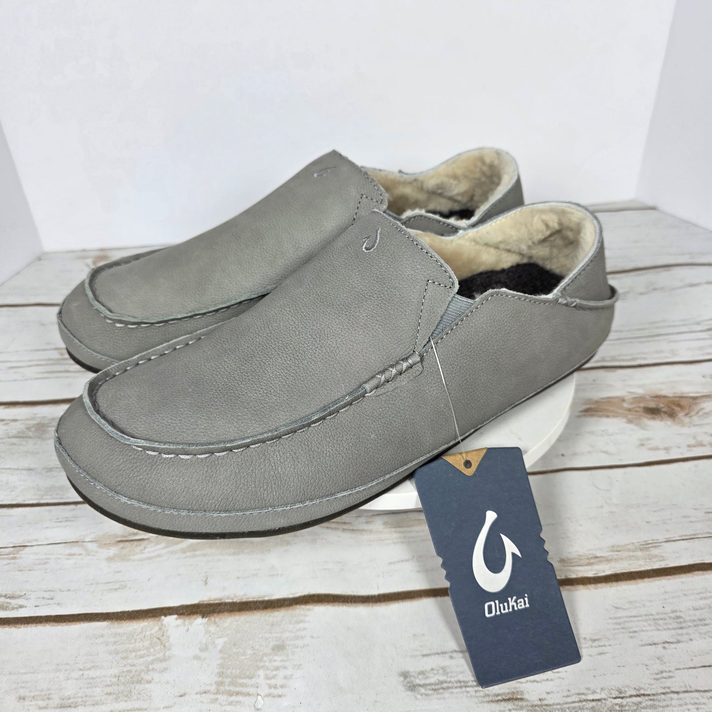 NWT New Men's Olukai Moloa Slippers Sharkskin Gray US Size 12M 10252-GWGW