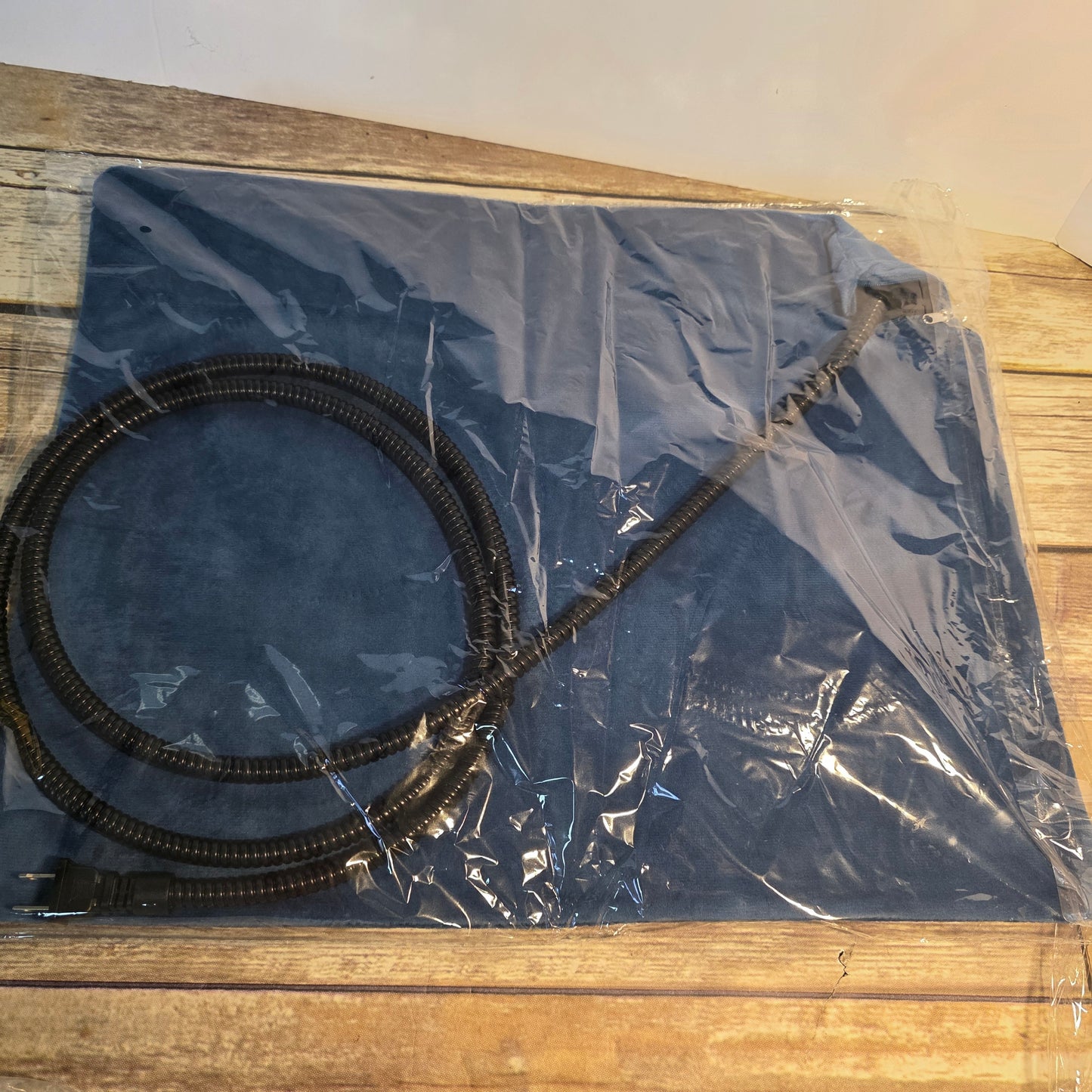 NIOB New Bestier DGRE Outdoor Heated Cat House Small P200145G-DGRE