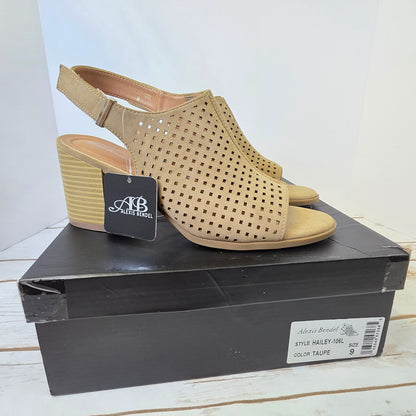 NIB New Women's Alexis Bendel Tan Open-Toe Sandal Size 9
