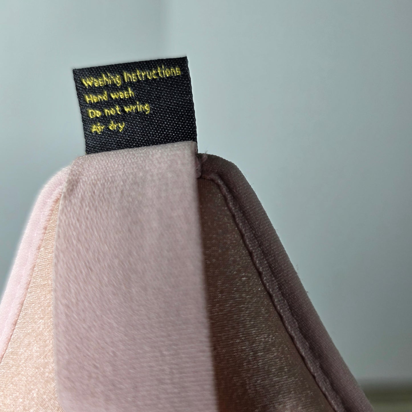 BeHoomi Sleep Mask w Ear Plugs Pink