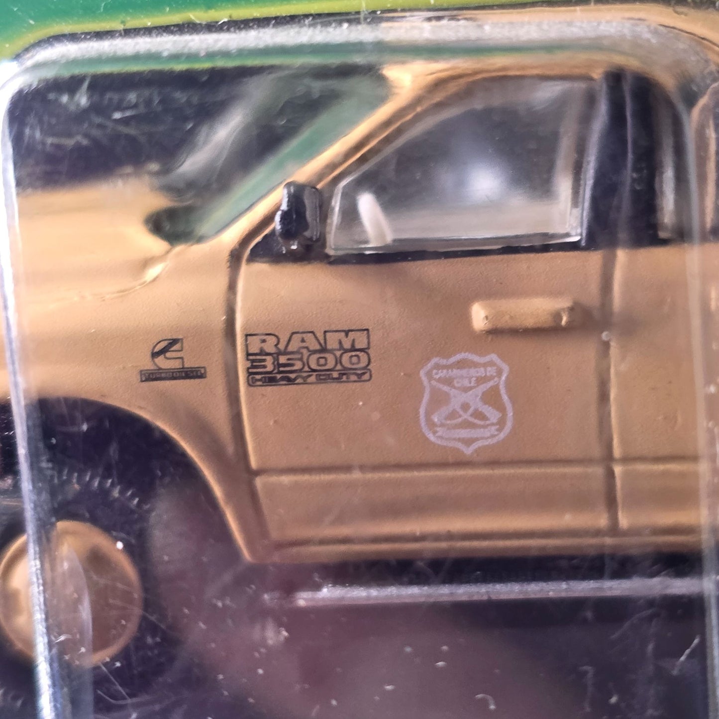 GreenLight Collectibles Carabineros De Chile 2018 Ram 3500 Dually Flatbed Limited Edition Diecast 1:64 Scale Model