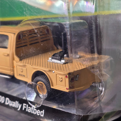 GreenLight Collectibles Carabineros De Chile 2018 Ram 3500 Dually Flatbed Limited Edition Diecast 1:64 Scale Model