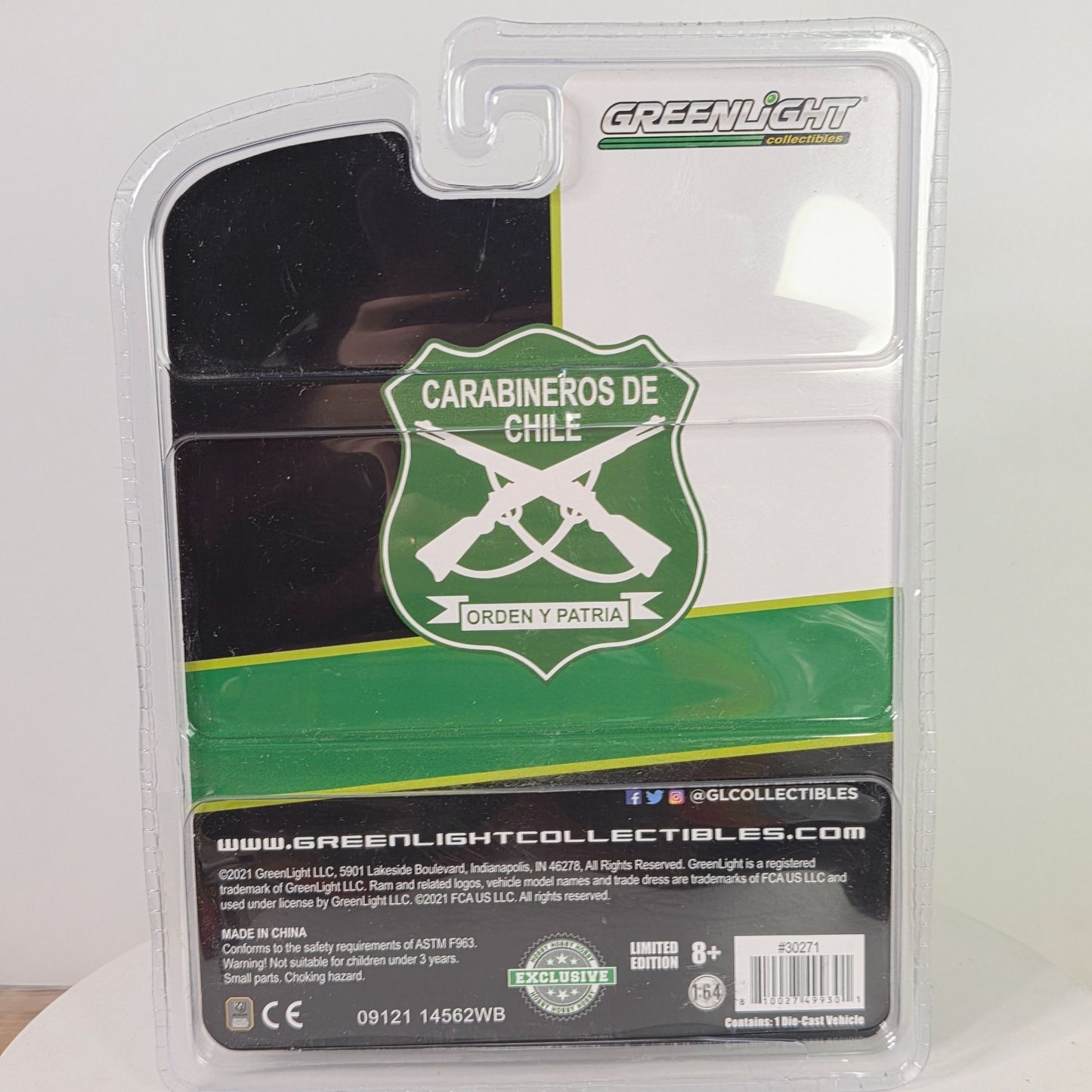 GreenLight Collectibles Carabineros De Chile 2018 Ram 3500 Dually Flatbed Limited Edition Diecast 1:64 Scale Model