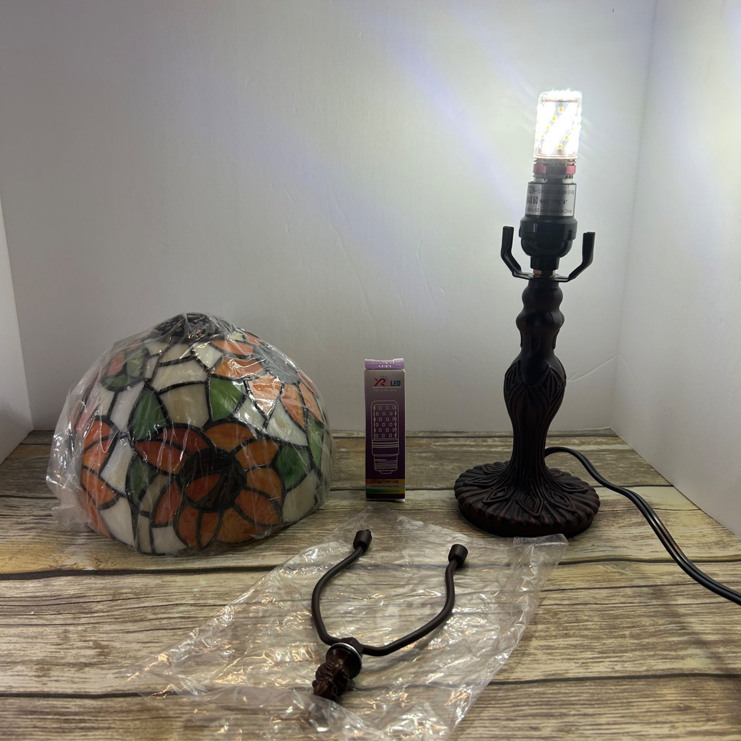 Tiffany Style Stained Glass Sunflower Table Lamp With Bronze Base & LED Bulb