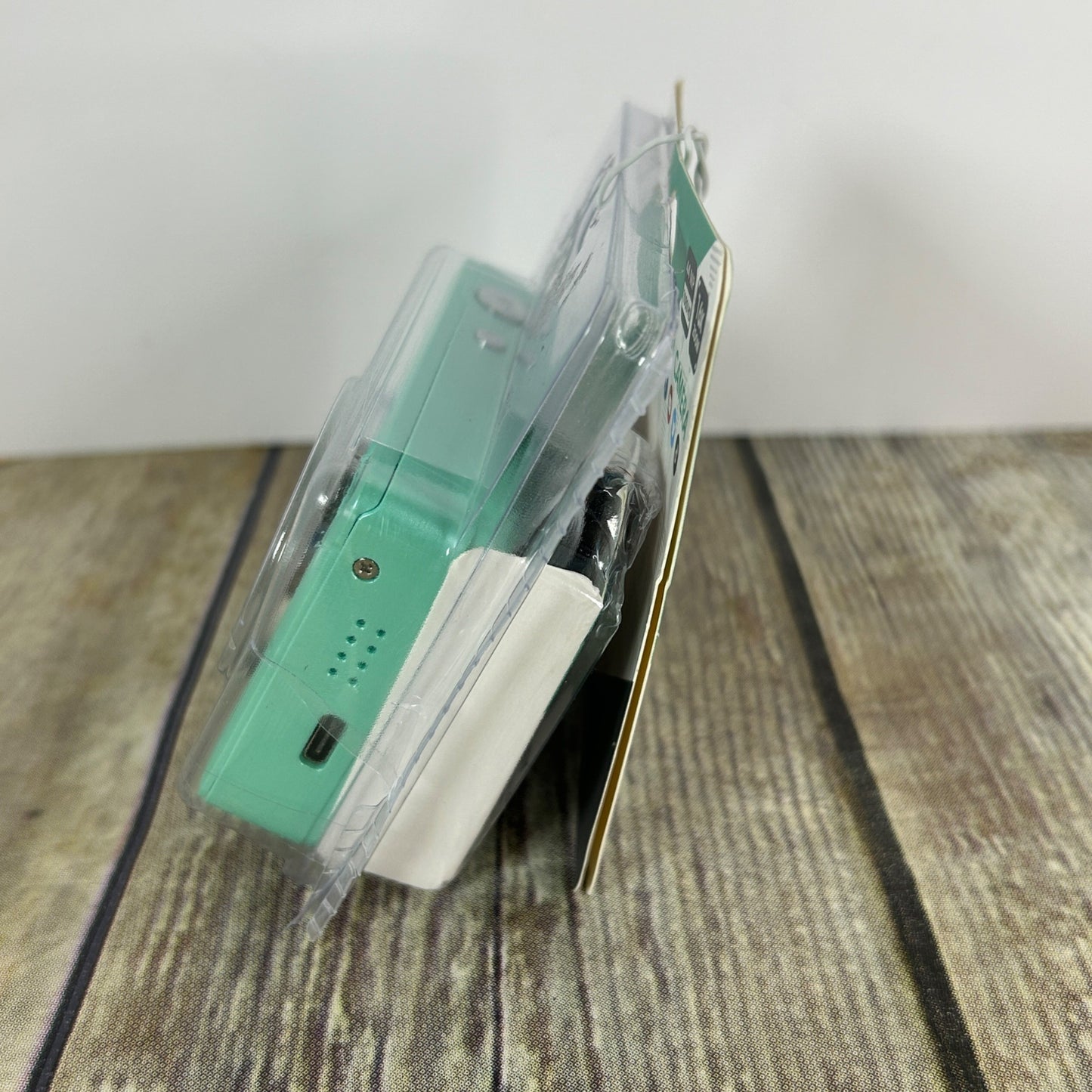 Vivitar 44MP PopSnap VEC S124 Digital Camera With 2.4" Screen & 16X Zoom