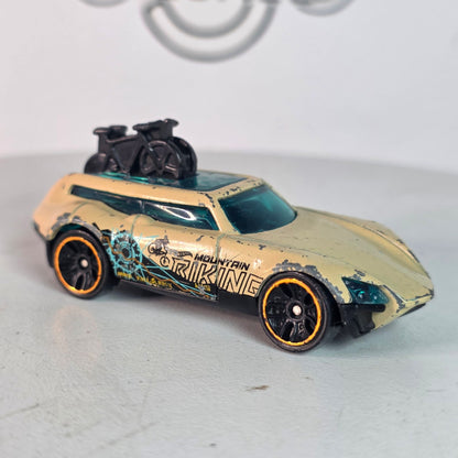 2016 Hot Wheels Tour De Fast Die-Cast Car Mountain Biking Theme Beige & Black Made In Indonesia