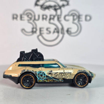 2016 Hot Wheels Tour De Fast Die-Cast Car Mountain Biking Theme Beige & Black Made In Indonesia