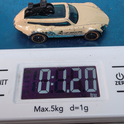 2016 Hot Wheels Tour De Fast Die-Cast Car Mountain Biking Theme Beige & Black Made In Indonesia