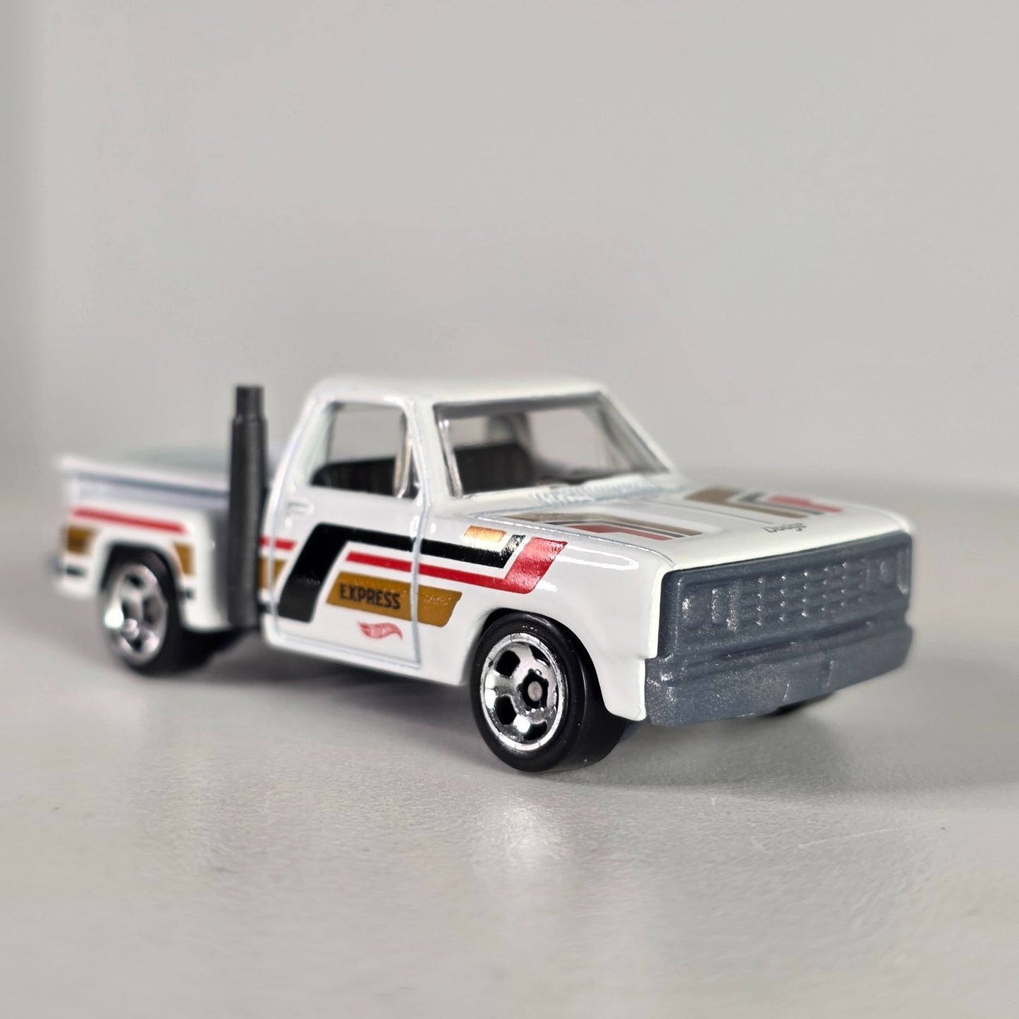 Hot Wheels 2025 1978 Dodge Lil Red Pony Express Truck White