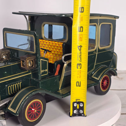 Vintage 1960s SH Horikawa Tin Toy Touring Car Limousine Battery Operated Model UNTESTED