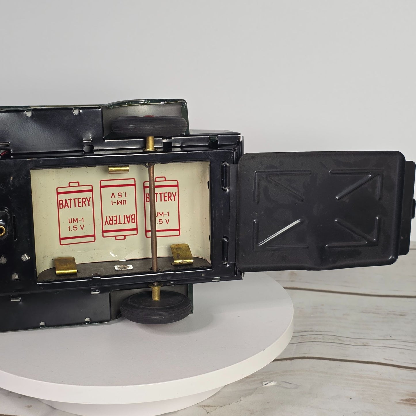 Vintage 1960s SH Horikawa Tin Toy Touring Car Limousine Battery Operated Model UNTESTED