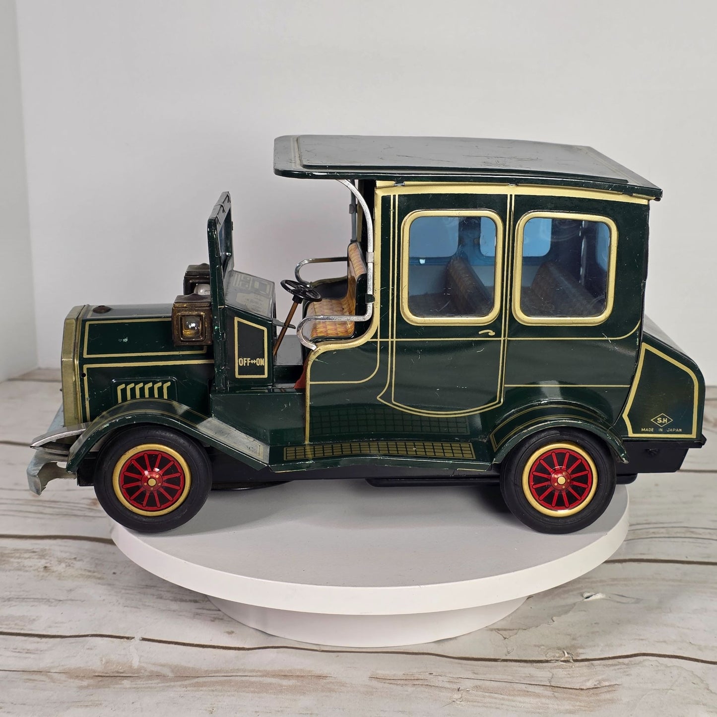 Vintage 1960s SH Horikawa Tin Toy Touring Car Limousine Battery Operated Model UNTESTED