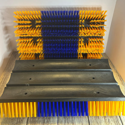 Farm Animals Grooming & Scratching Brushes With Hardware Yellow & Blue 2 pieces