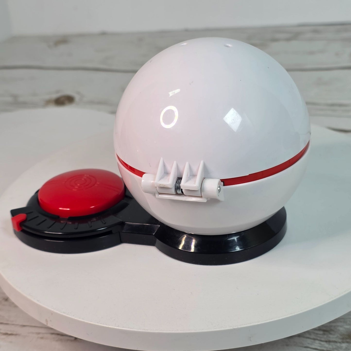 Pokemon Pokeball Playset Bundle With Figures - Includes Bulbasaur Rattata & Sableye Figures In Interactive Pokeballs