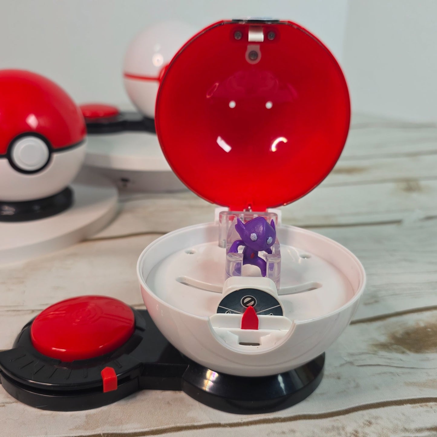 Pokemon Pokeball Playset Bundle With Figures - Includes Bulbasaur Rattata & Sableye Figures In Interactive Pokeballs