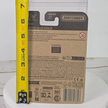 Matchbox Toyota Hilux Pickup Die-Cast Metal Model 35/100 Official Licensed Product 1:64 Scale Blue Collectible Toy Truck