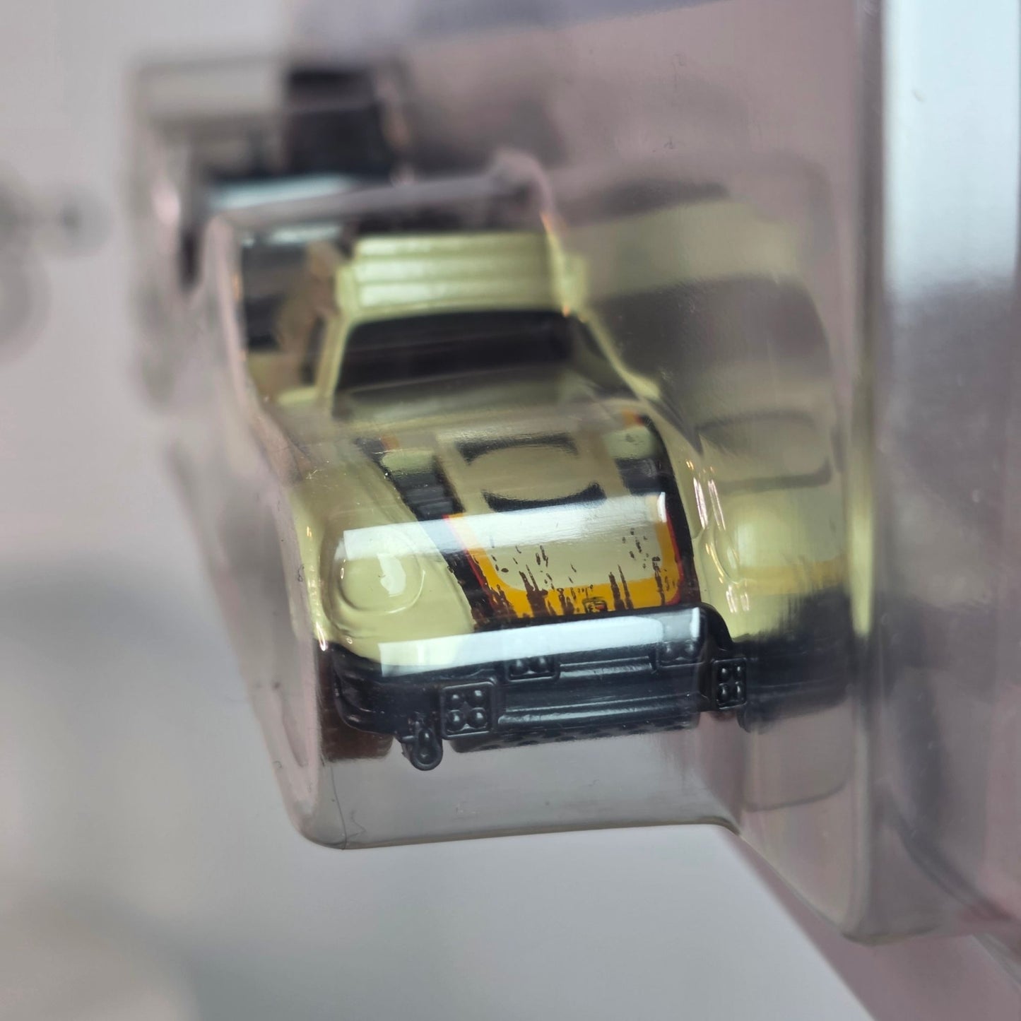 Hot Wheels Porsche 911 Off-Roader & Trailer Track Fleet Set 1:64 Scale Die-Cast Collectible Toy Car
