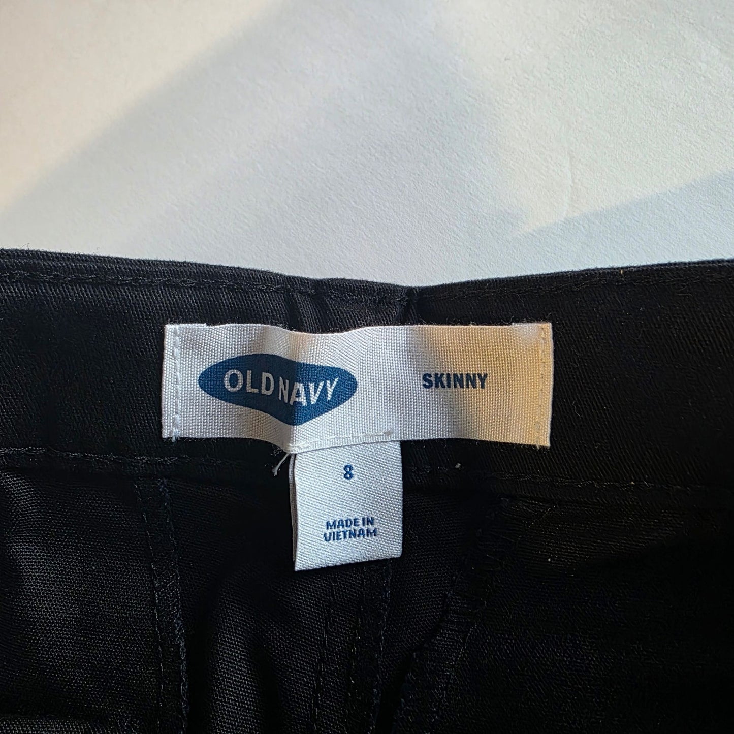 Old Navy Mid-Rise Skinny Pants Black Size 8 Stretch Cotton NWT Womens