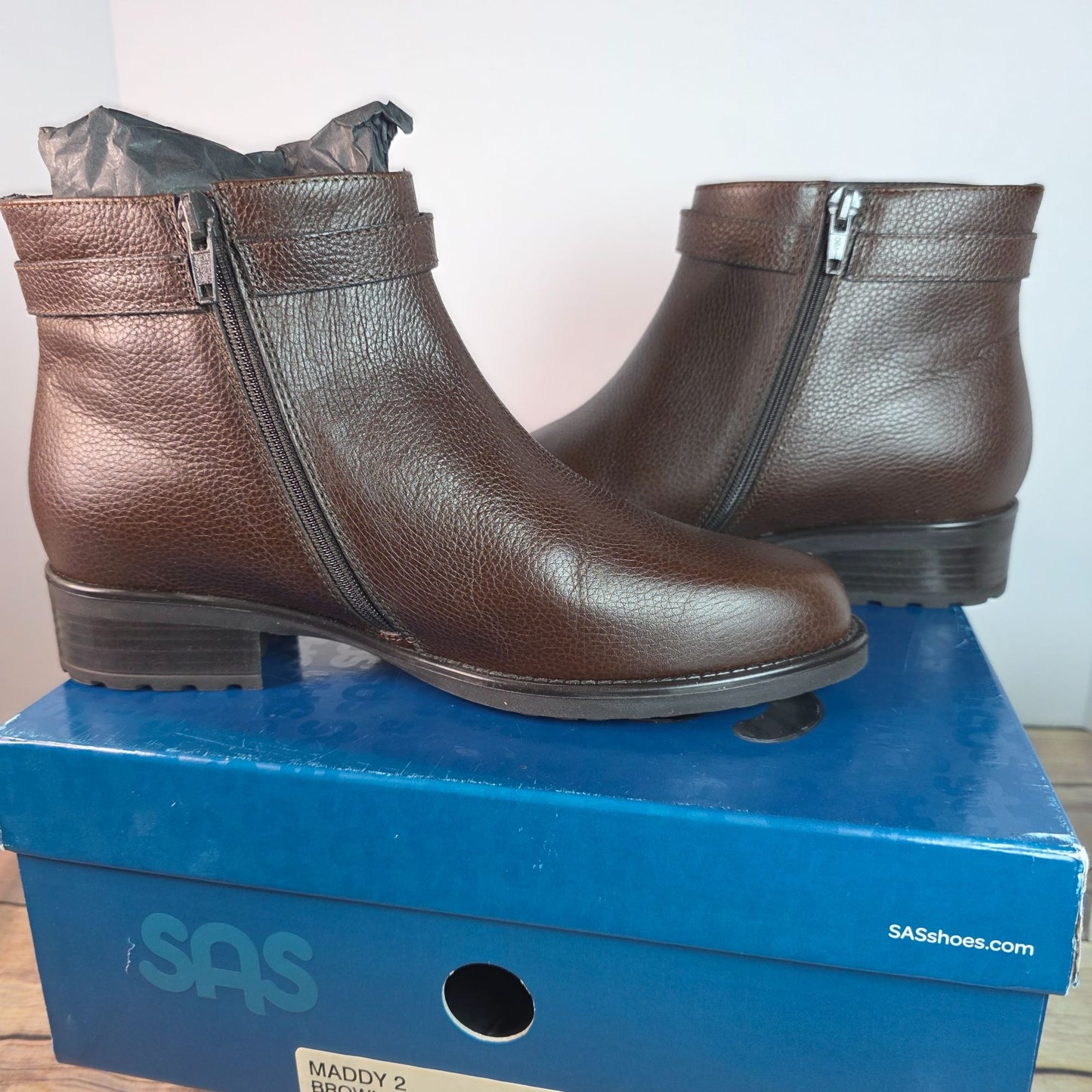 SAS Maddy 2 Brown Ankle Boots 7M Leather Womens Made In Italy