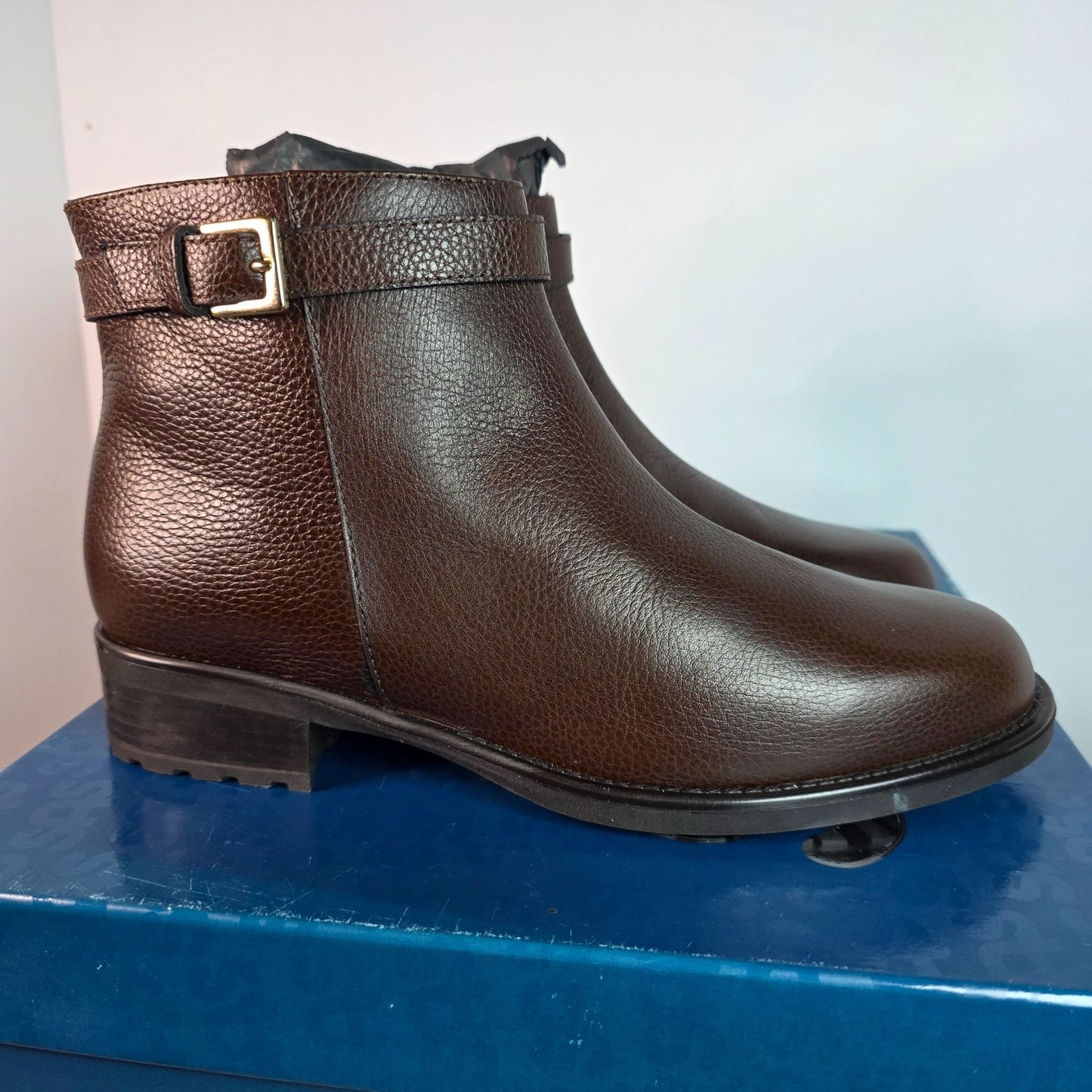 SAS Maddy 2 Brown Ankle Boots 7M Leather Womens Made In Italy